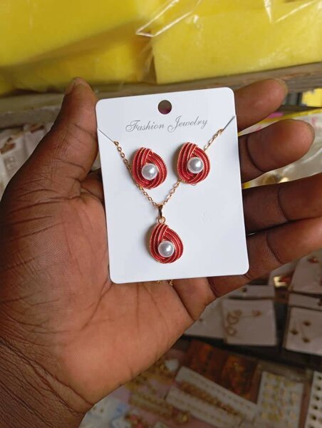 Parure Collier et Boucles d'Oreilles Élégante