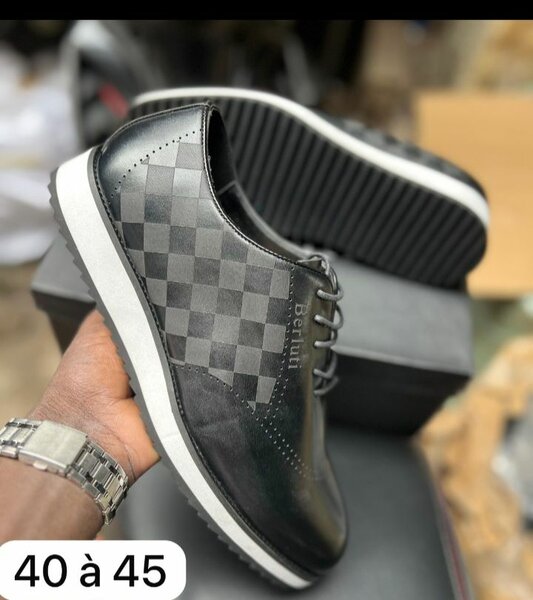 Chaussures habillées élégantes pour hommes