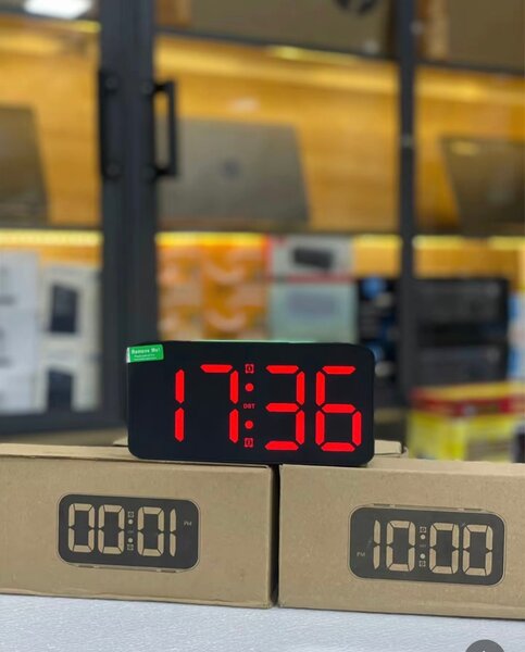 Réveil numérique LED moderne