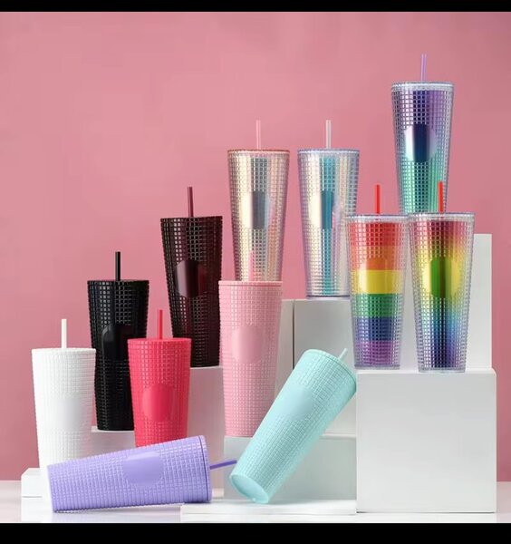 Gobelets à paille étincelants