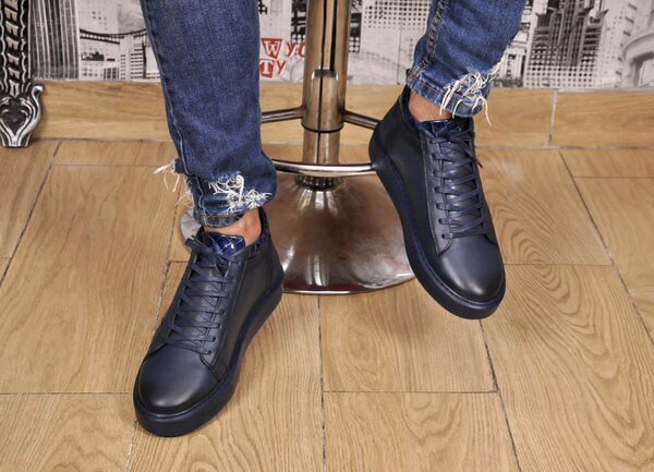 Sneakers en cuir bleu homme