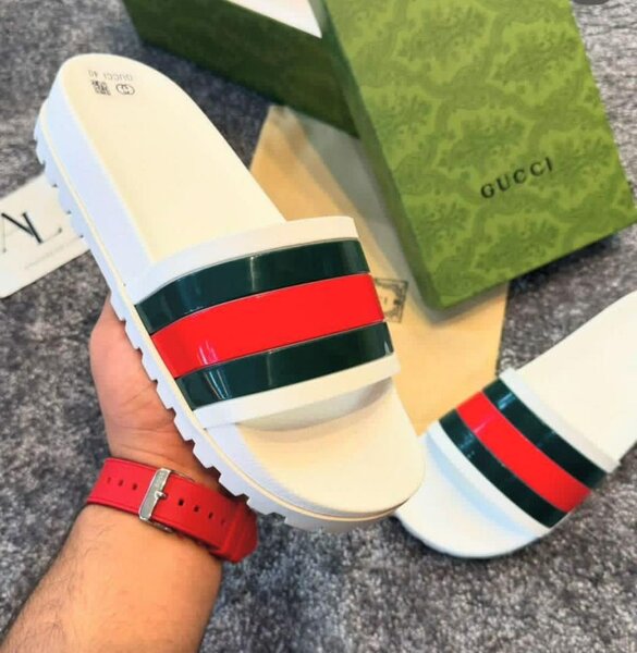 Sandales Gucci ( original dans carton )