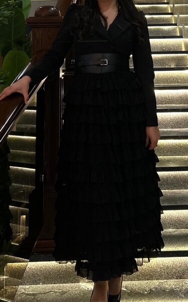 Надевала только раз, покупала за 5500, отдам за 3000