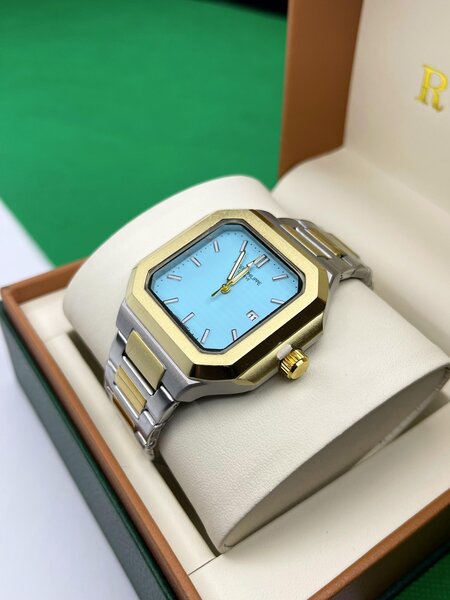 Montres luxueuses en acier