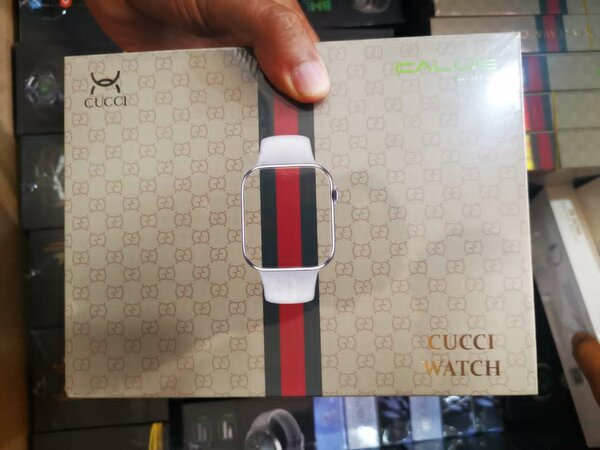 Montre intelligente design luxueux