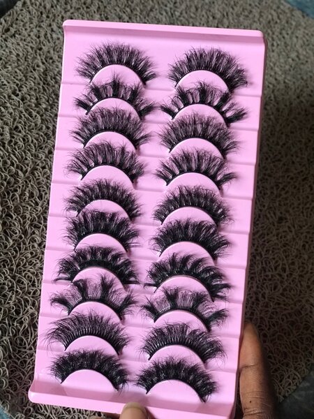 Eye lashes
