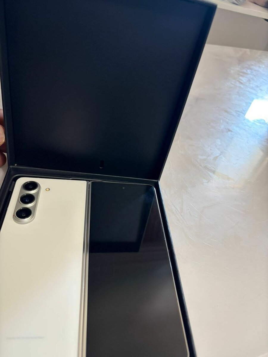 Samsung Galaxy Z Fold5