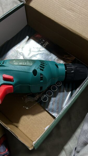 Perceuse électric 220V+ mèches