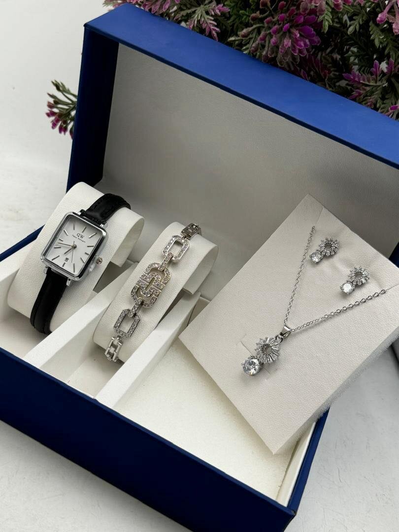 LADIES SET DW, HERMES WATCH WITH BRACELET AND EARRINGS