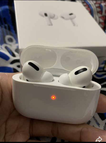Wireless Noise Cancelling Earbuds