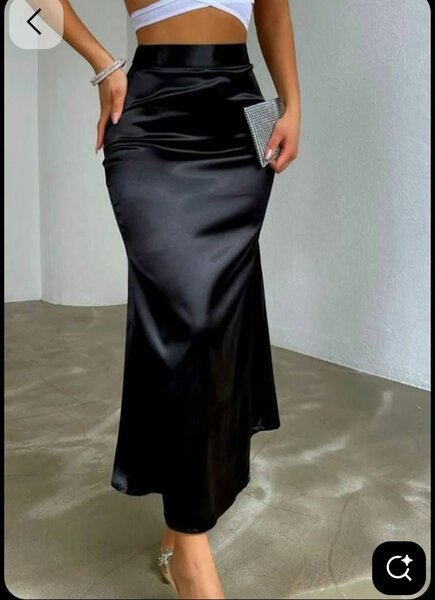 Jupe en satin élégante