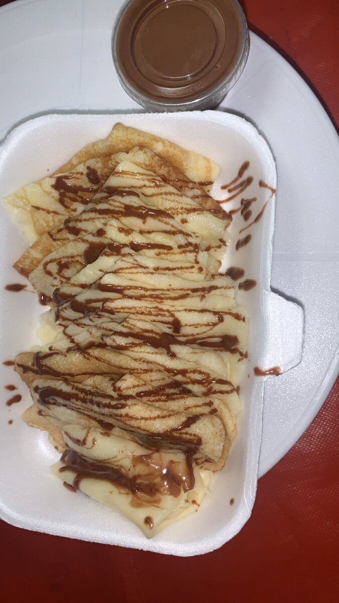 Crêpes sucrées avec  chocolat