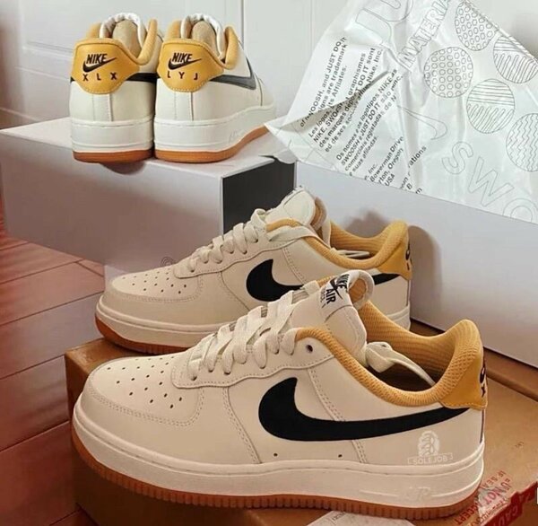 NIKE AIRFORCE CREAM