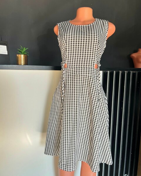  women's beautiful dress 