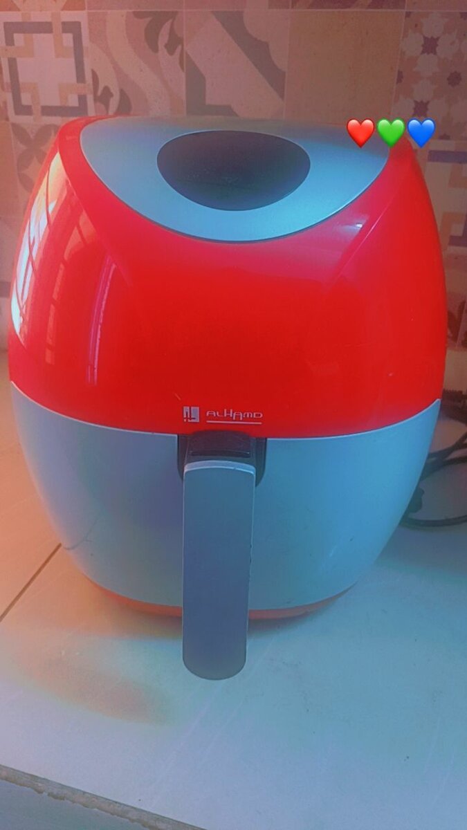 Friteuse à air compacte rouge