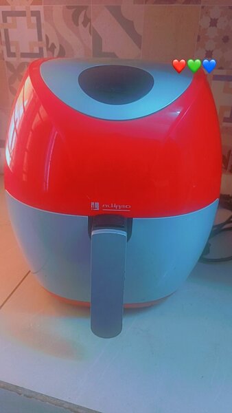 Friteuse à air compacte rouge