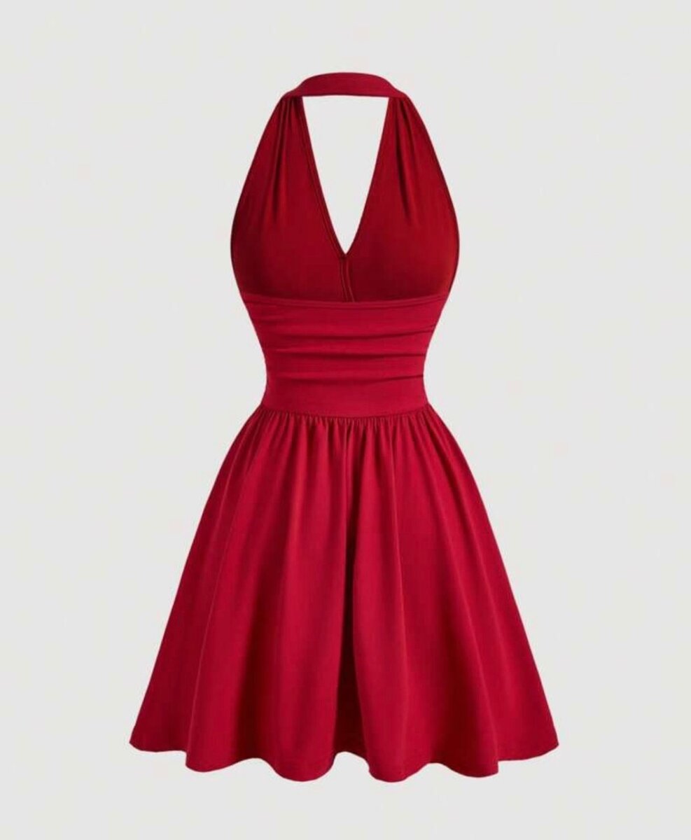 Robe rouge évasée élégante