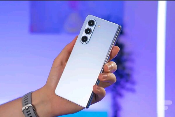 Samsung zfold 2 nouveau dans carton