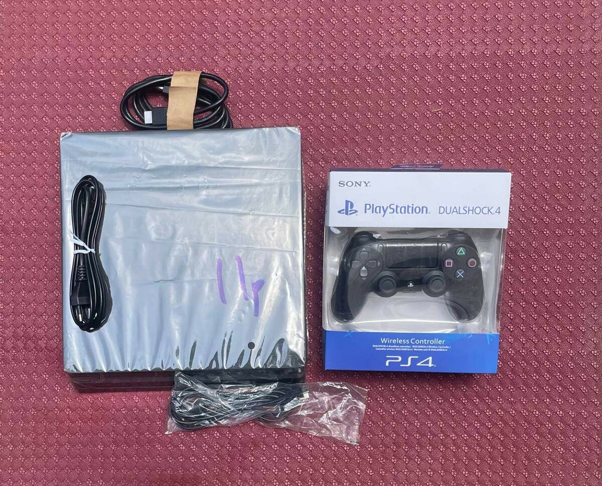 Pack PS4 slim craquée + 1 mane
