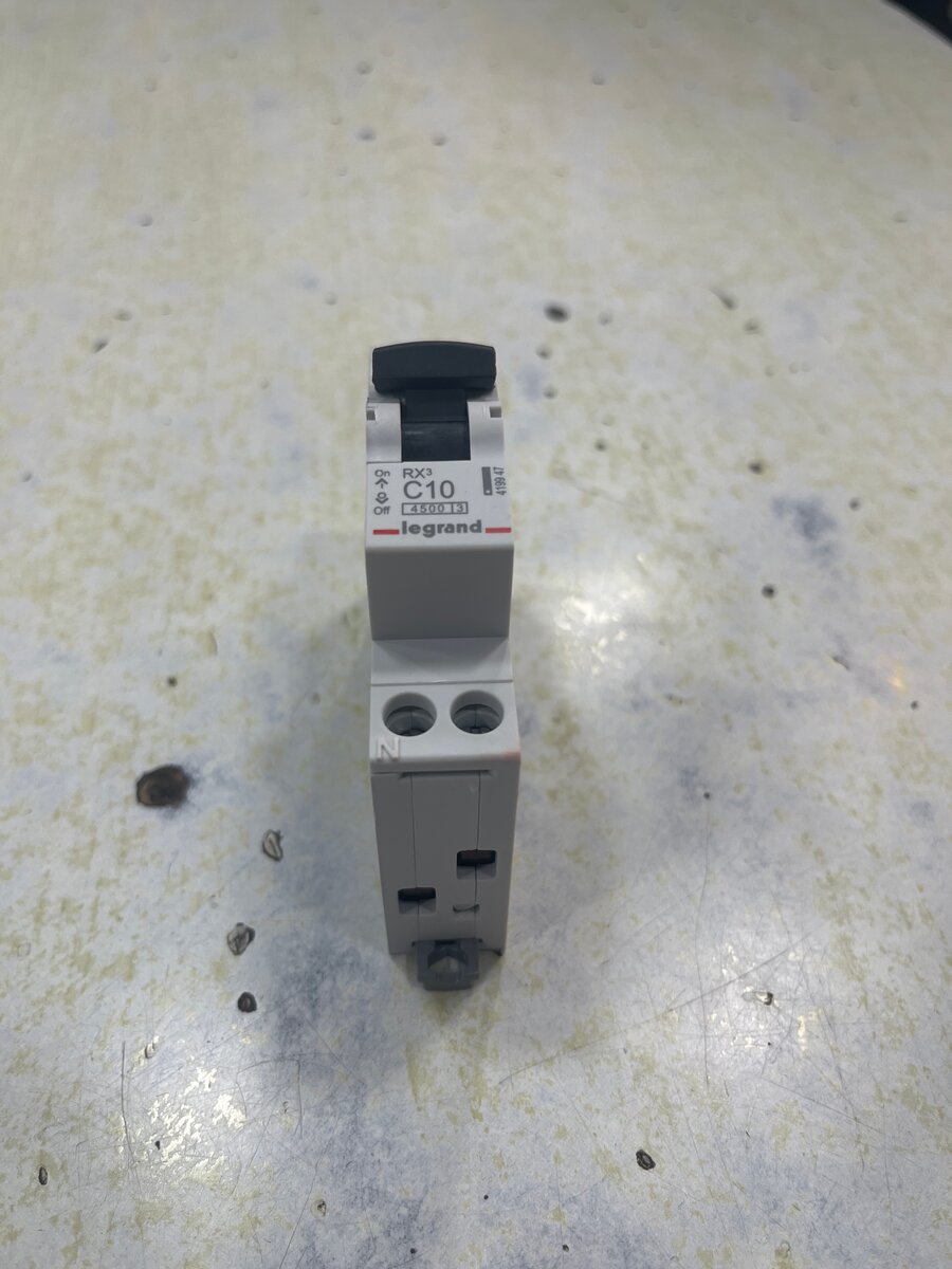 Disjoncteur Legrand C10