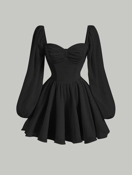 Robe noire à manches longues