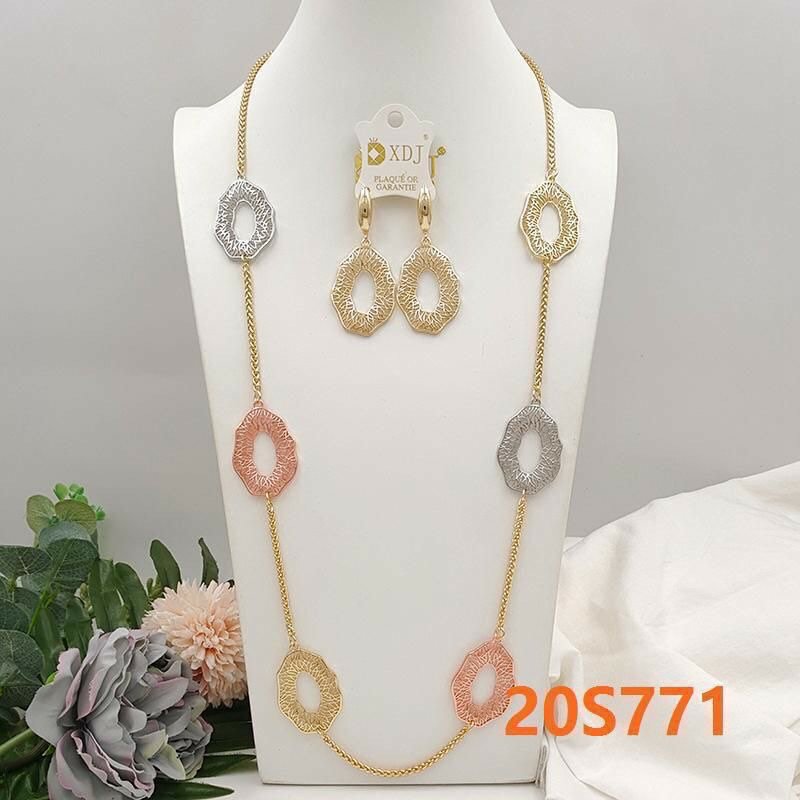 Collier long élégant XDJ