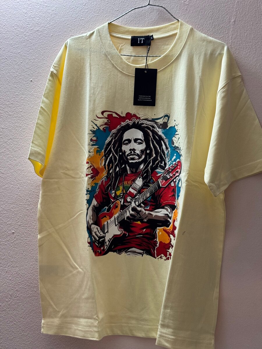 T-shirts graphiques colorés