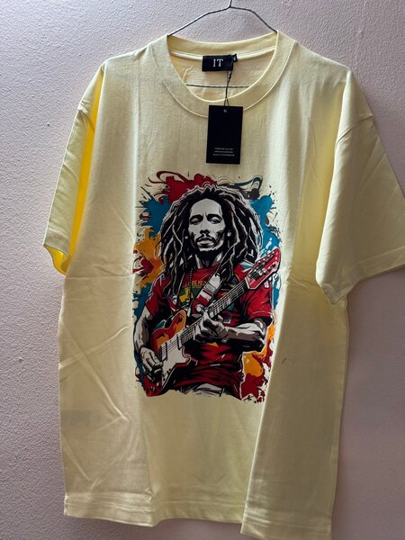 T-shirts graphiques colorés