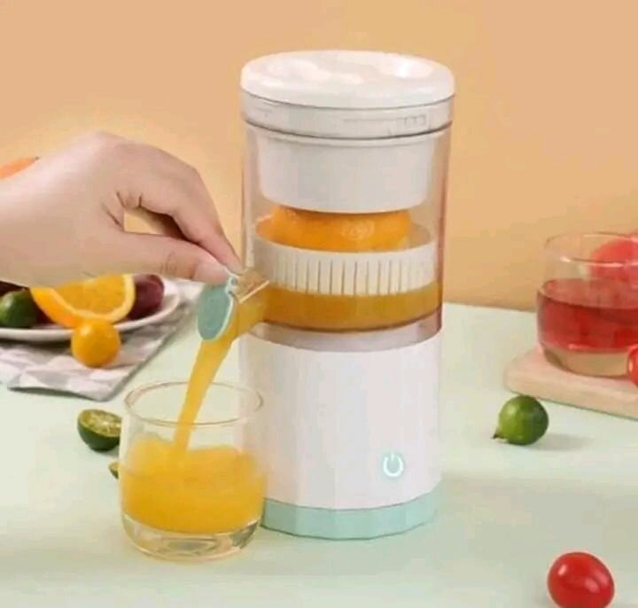 Presse-Agrumes Électrique Compact