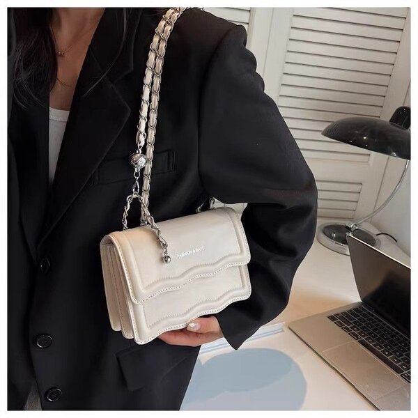 Минималистичная сумочка