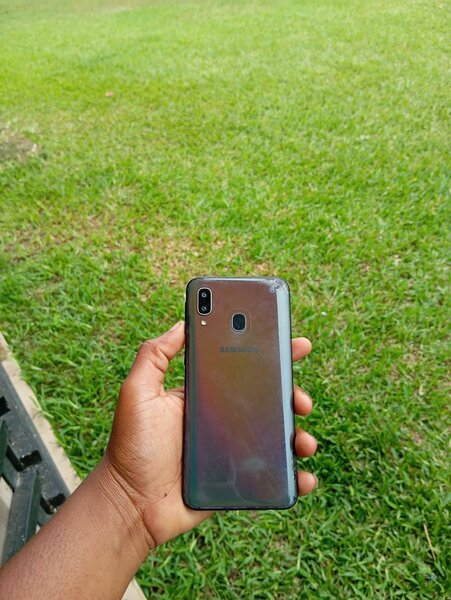 SAMSUNG GALAXY A40