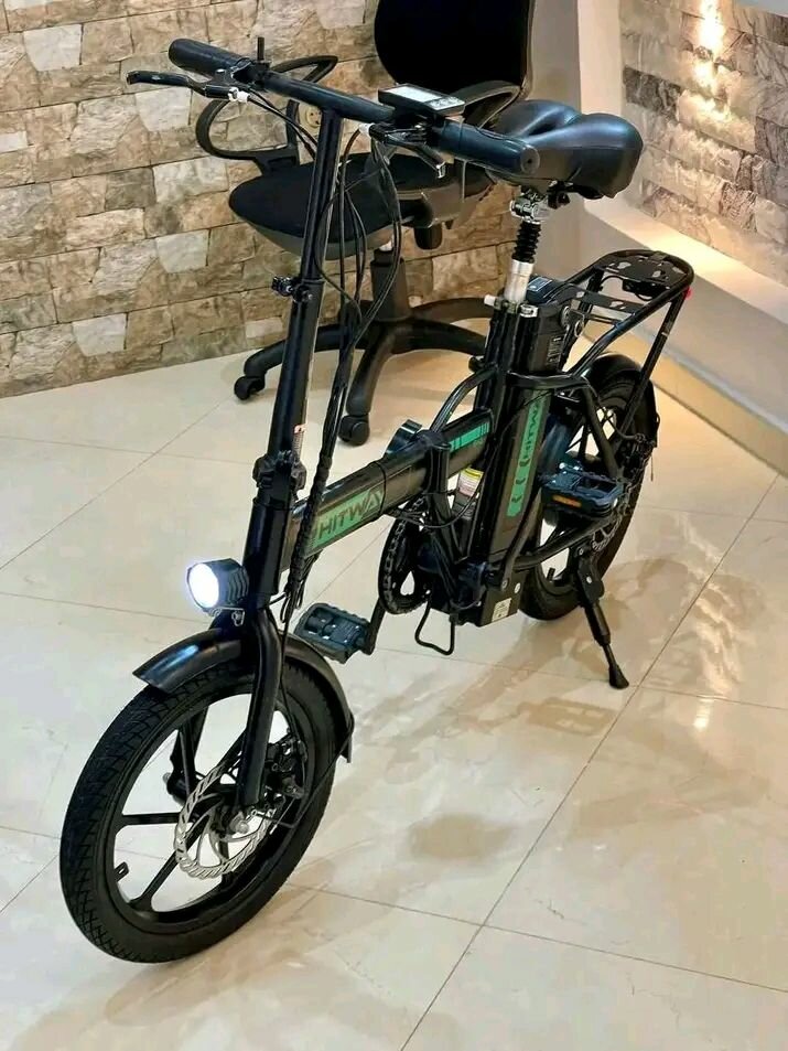 Vélo électrique pliant compact