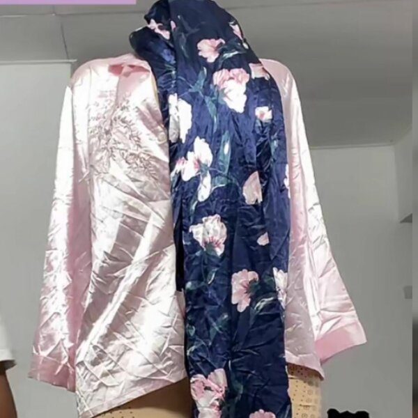 Pyjama en satin floral