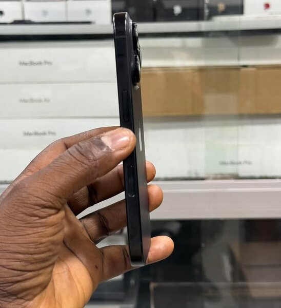 iPhone 15 Pro 256 Go Noir