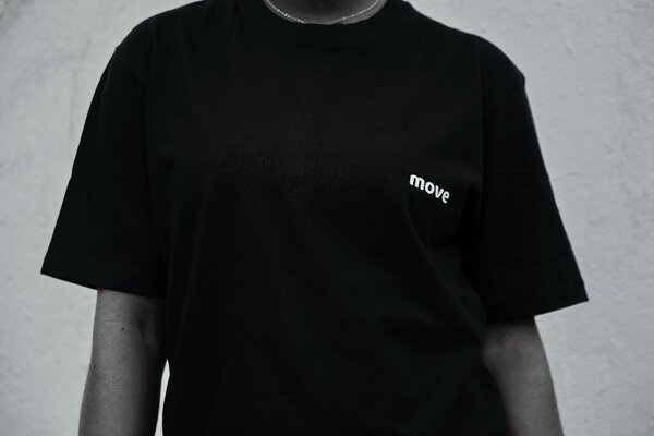T-SHIRT COLLECTION MOVE