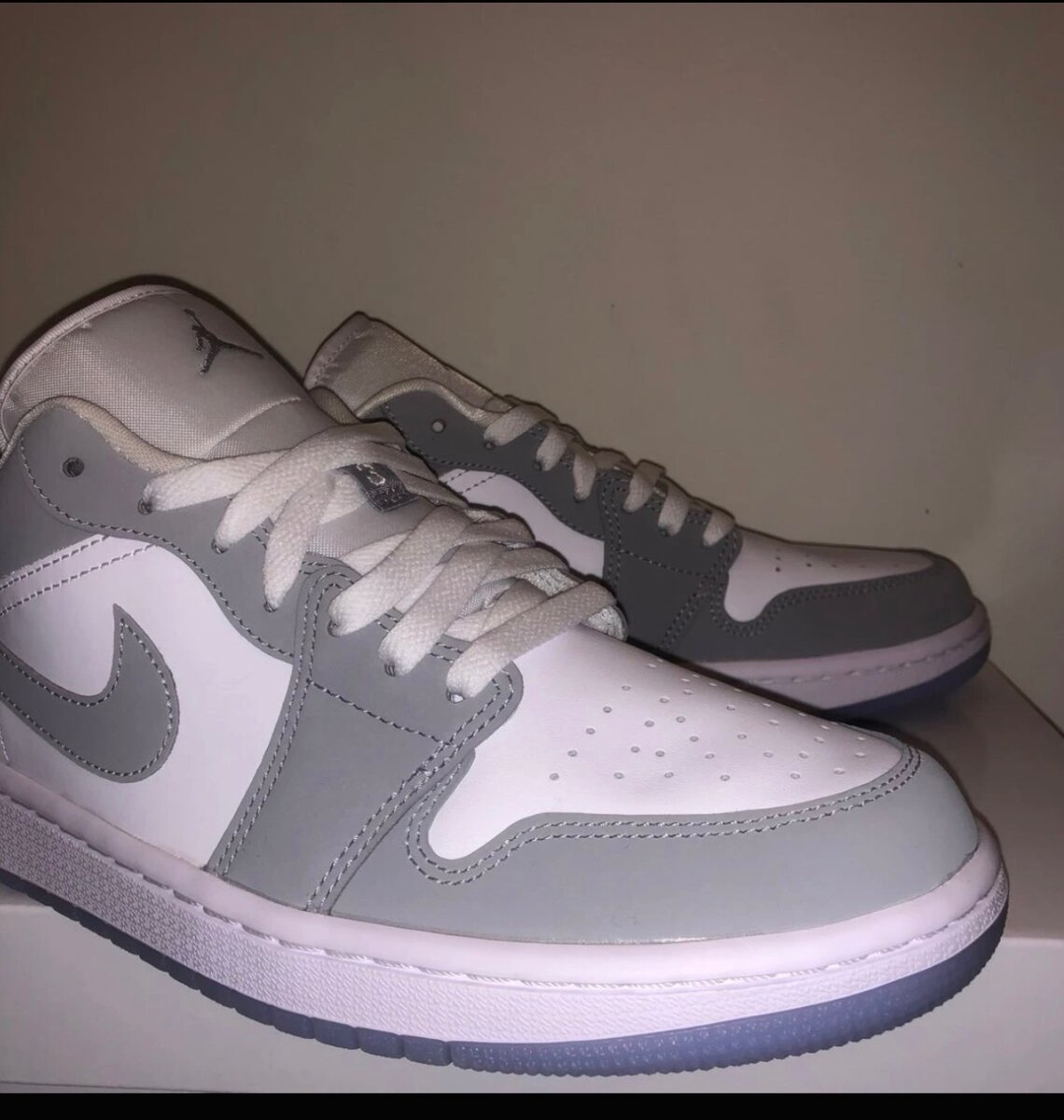 Air jordan grey color