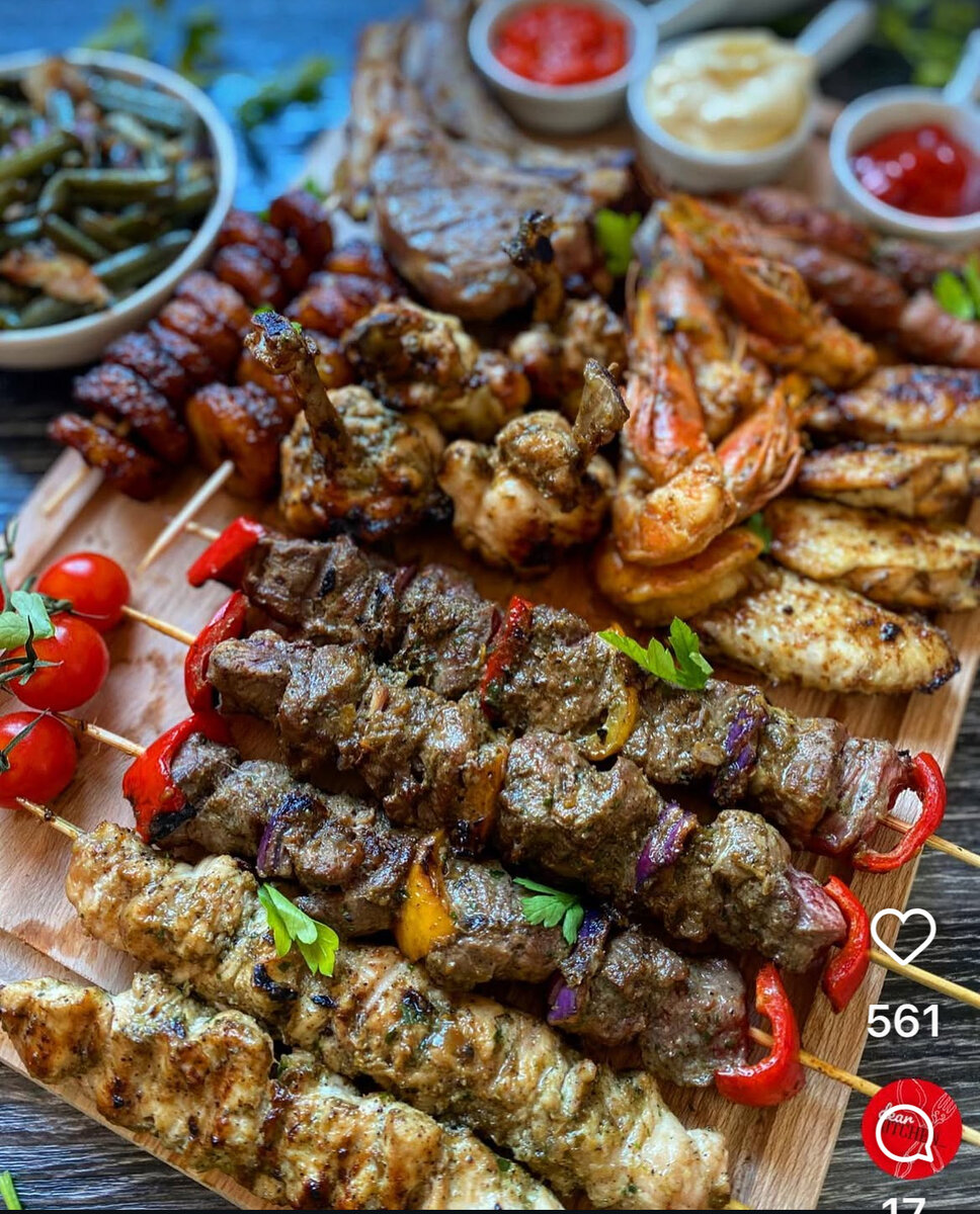 Alloco et brochettes de poulet