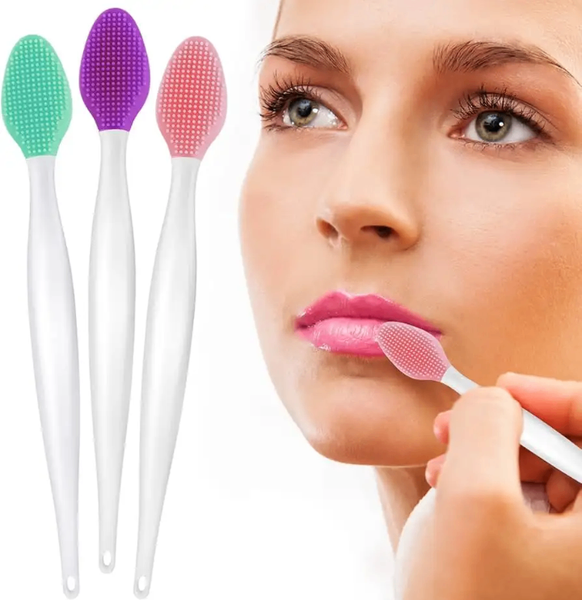 Lip scrubbing brush