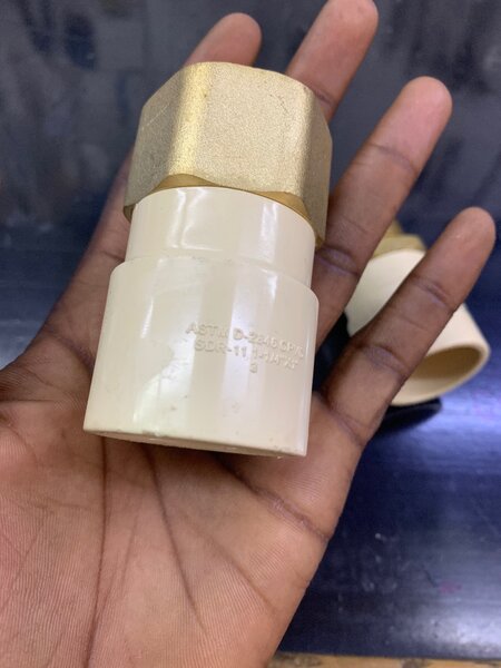 Cpvc female adaptor 11/4x1