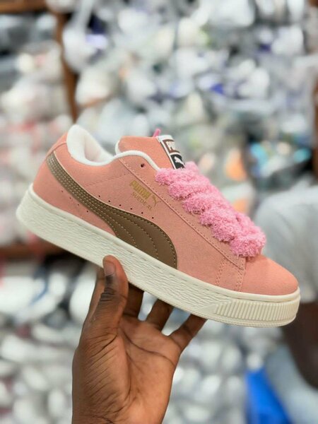 Baskets roses élégantes