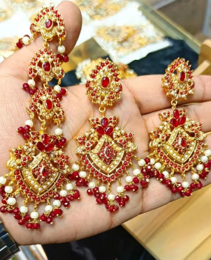 Stylish Traditional Formal Earring with Bindiya