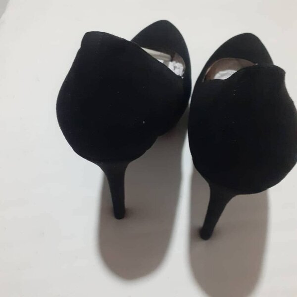 Escarpins noirs intenses