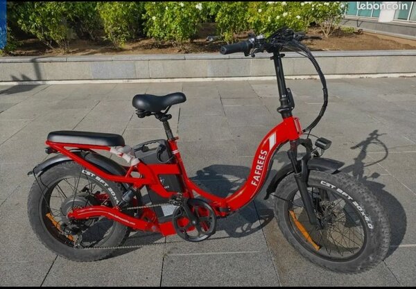 Vélo Électrique Rouge Pliant
