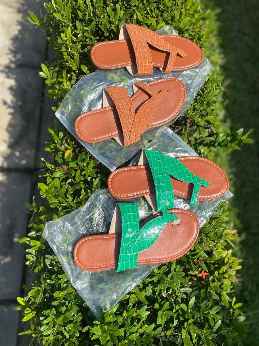 Ladies easy wear slides