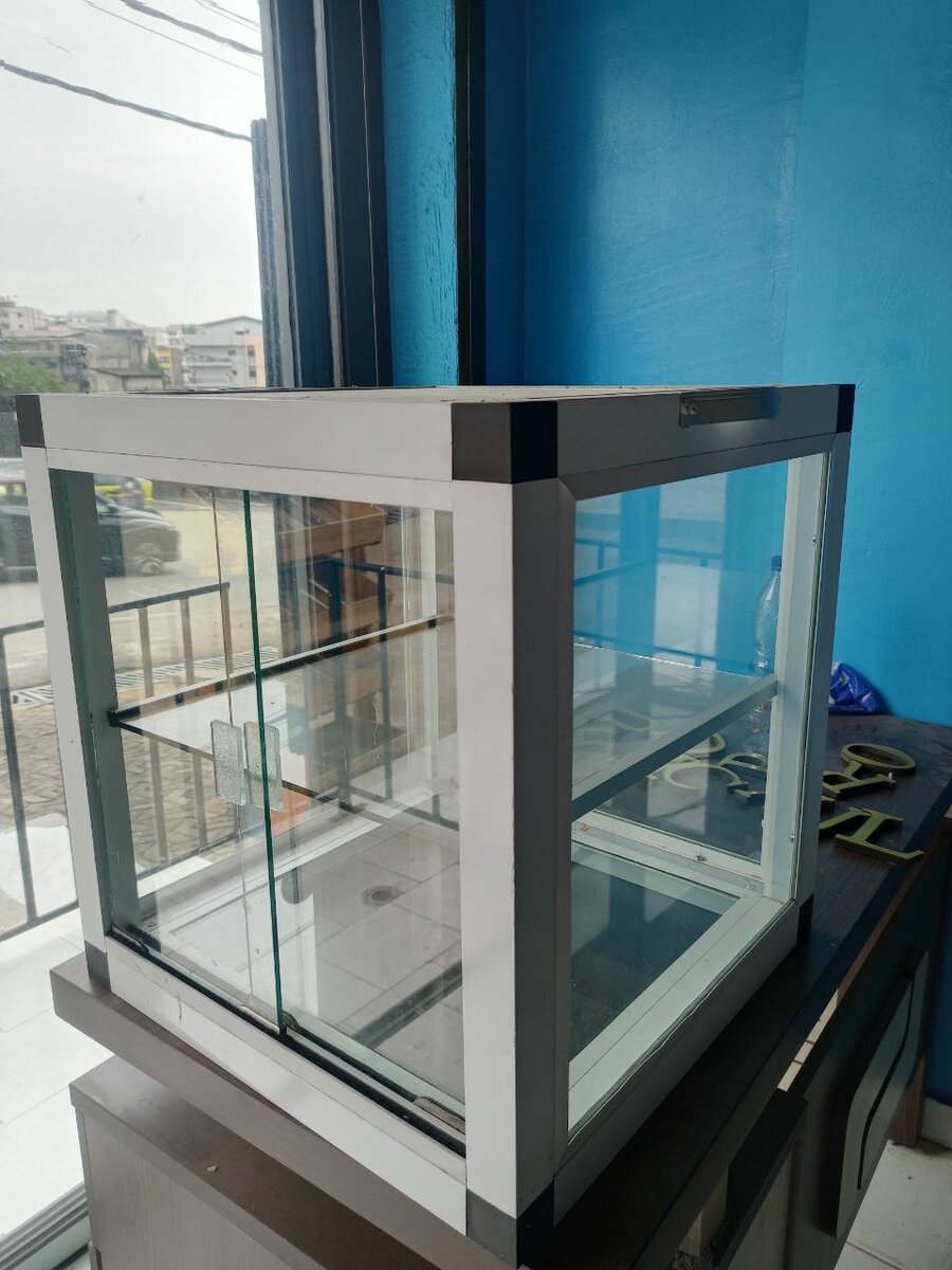 Caisse vitrée