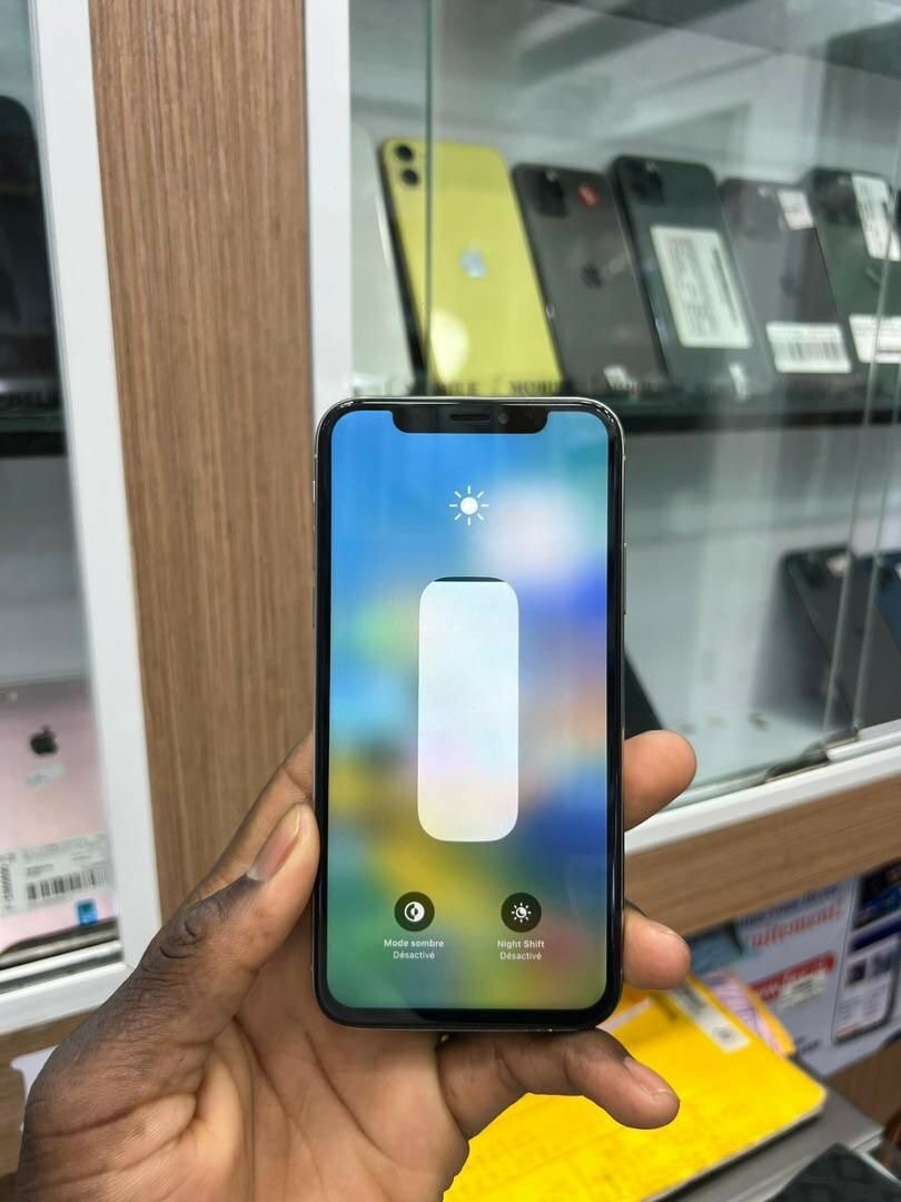iPhone X 64giga sans Face ID vendu en magasin