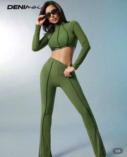 Ensemble vert crop top