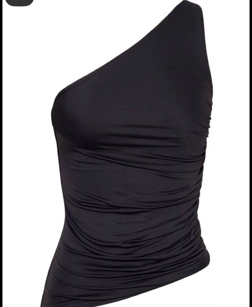 Top asymétrique élégant