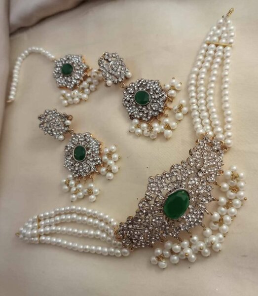 Ladies wedding set Necklace and earrings