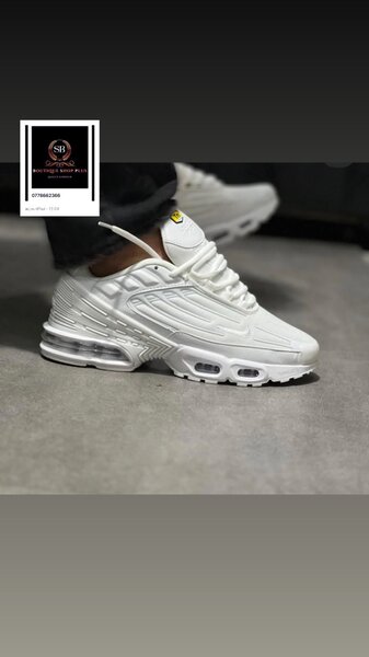 Basket NIKE TN PLUS authentique avec sa boîte